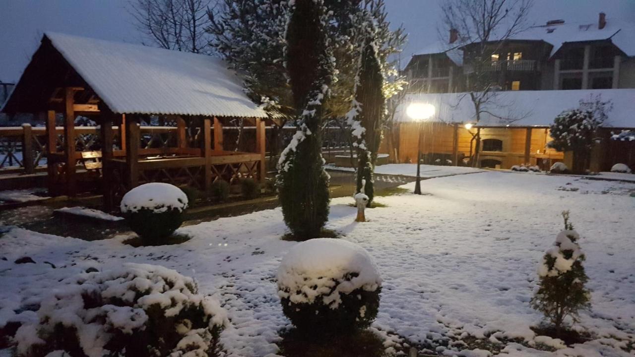 U Neli Hotell Solochin Exteriör bild