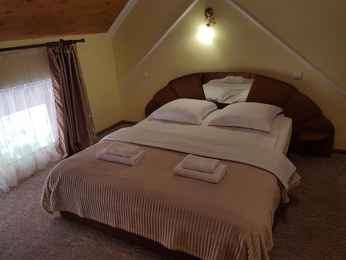 U Neli Hotell Solochin Exteriör bild