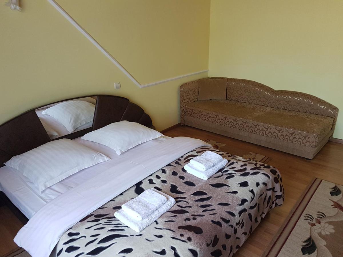 U Neli Hotell Solochin Exteriör bild