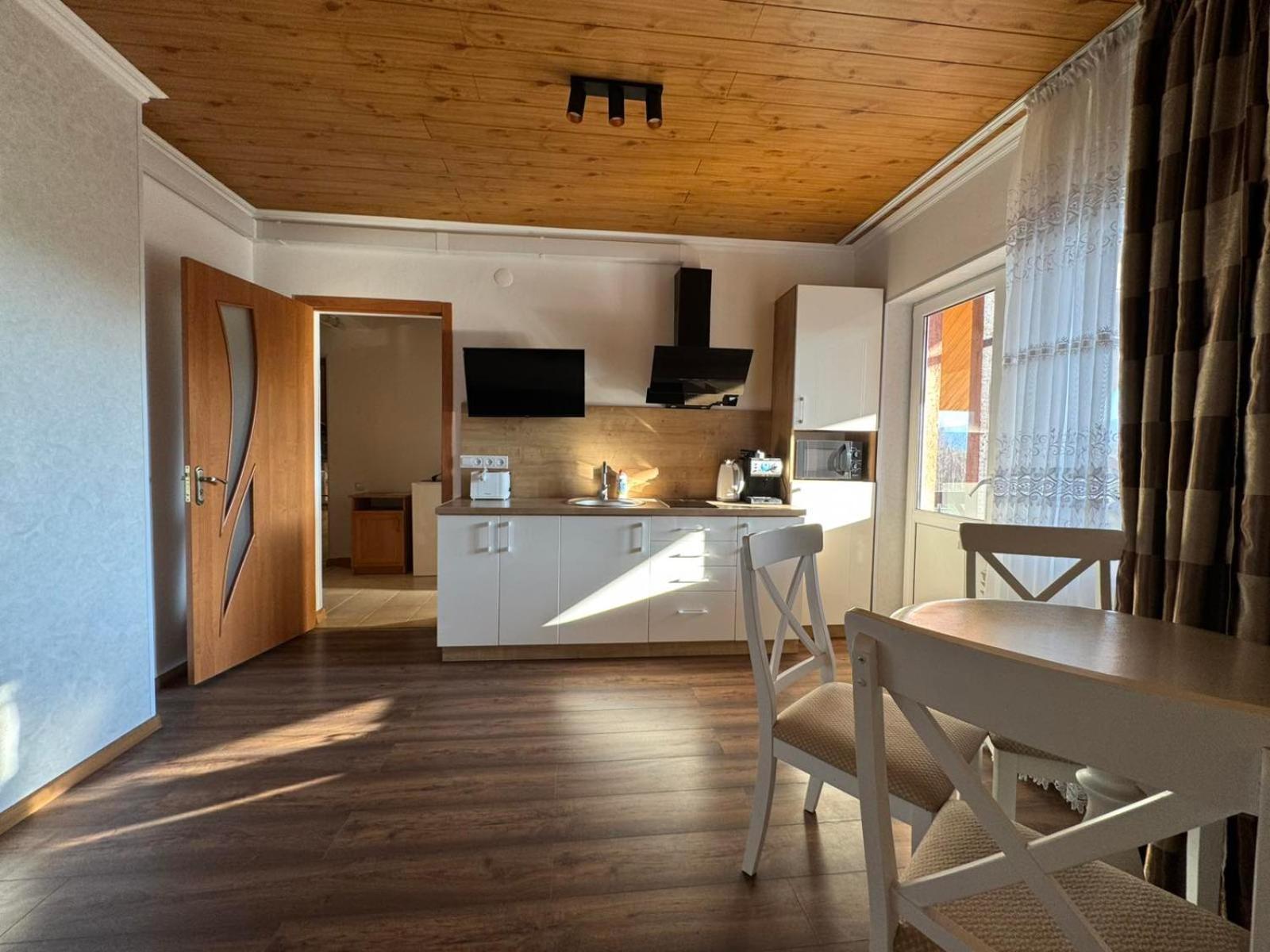 U Neli Hotell Solochin Exteriör bild
